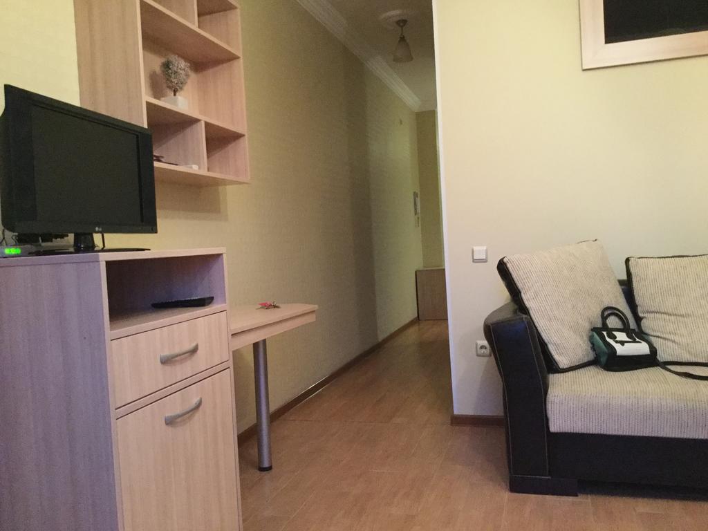 Nina'S Apartment On Gorgasali Batum Dış mekan fotoğraf