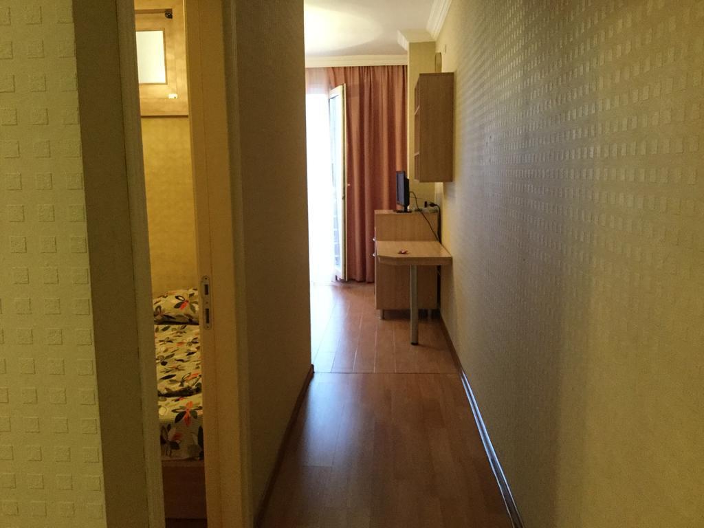Nina'S Apartment On Gorgasali Batum Dış mekan fotoğraf